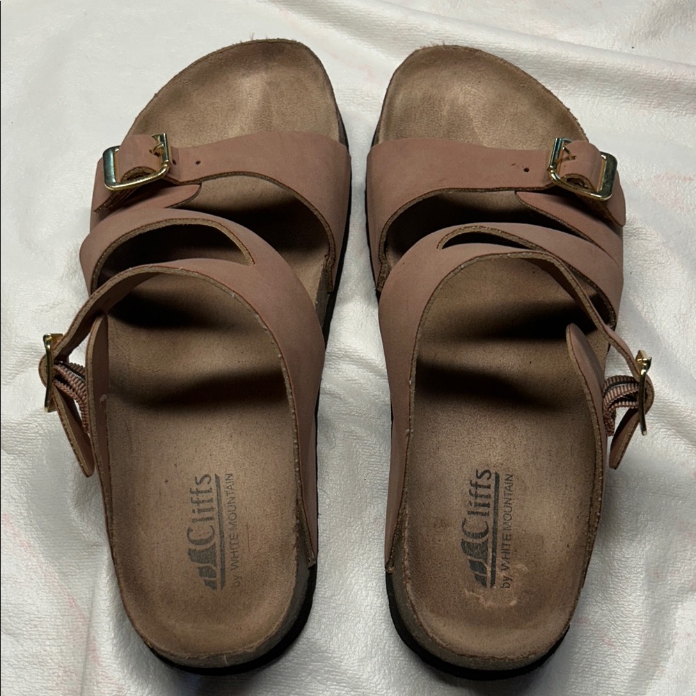 Cliffs by White Mountain Glendy Tan Buckle Sandals Size 7.5M